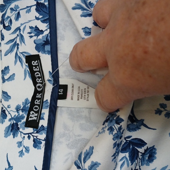 Blue and white Toile cropped pants - Picture 3 of 10